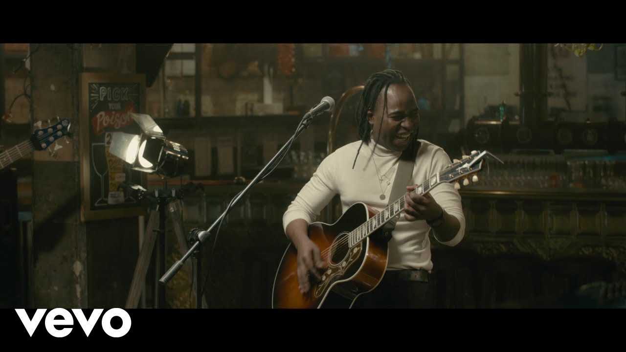 Refentse - Plaas Medley/ Outa In Die Langpad /Hier's Ek Weer /Klein Bietjie Wyn (Lewendige Opname)