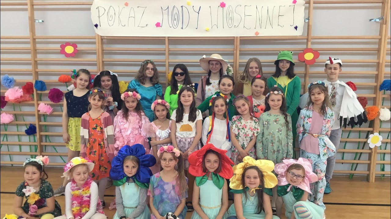 Pokaz mody wiosennej w SP im. Wojska Polskiego w Bodzanowie