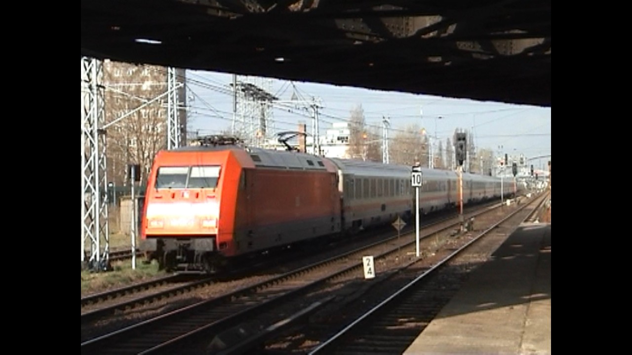 An Intercity and an ICE with DB 401 516 0 ''Pforzheim'' pass through Ostkreuz station #ic #401 #ice