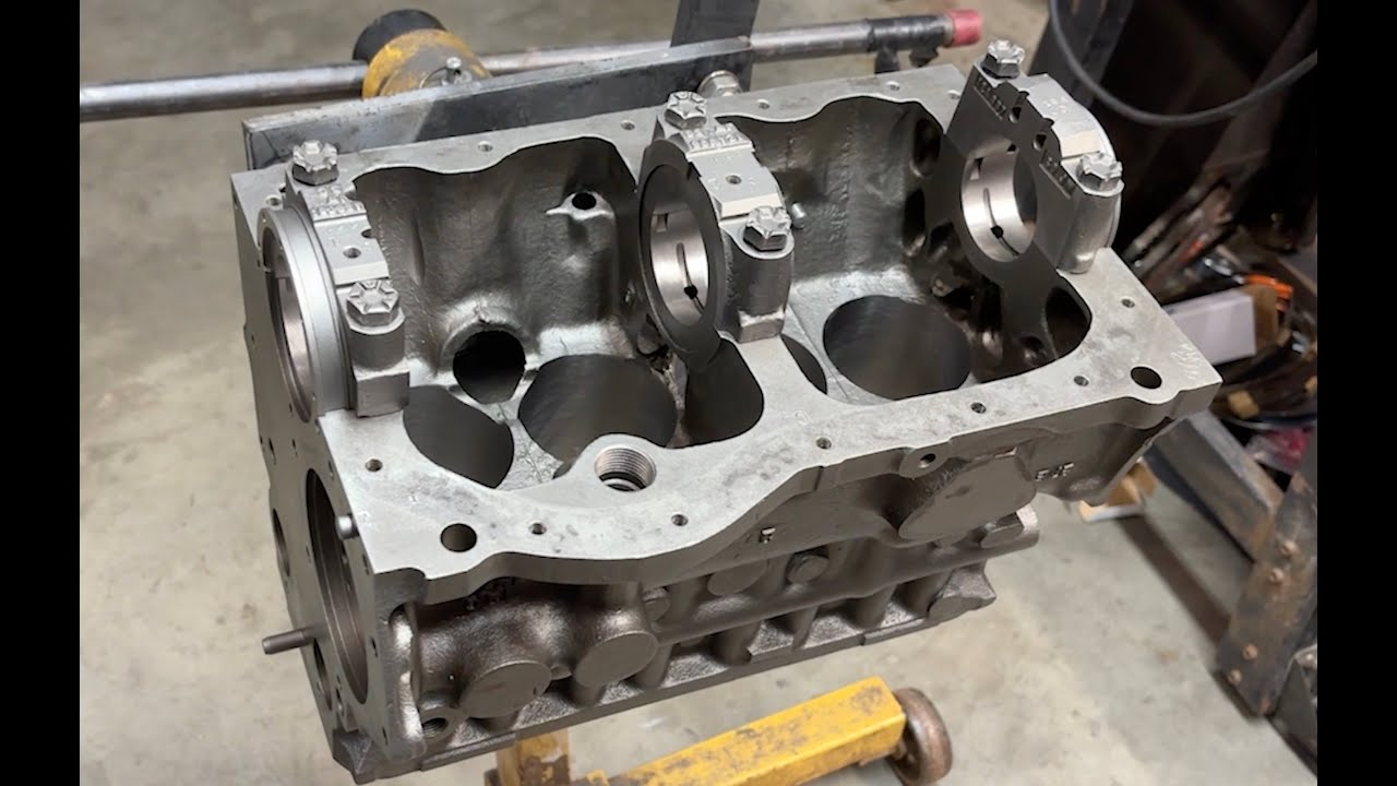 05-MG Midget 1275 engine strip down and rebuild part 1