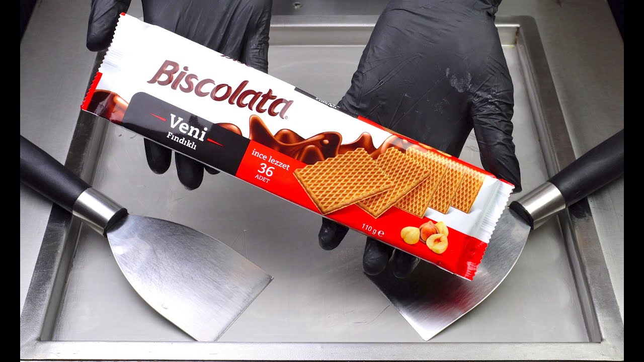 ASMR - New Biscolata Biscuit ICE CREAM ROLL | tapping & scratching ear to ear relaxing Sound