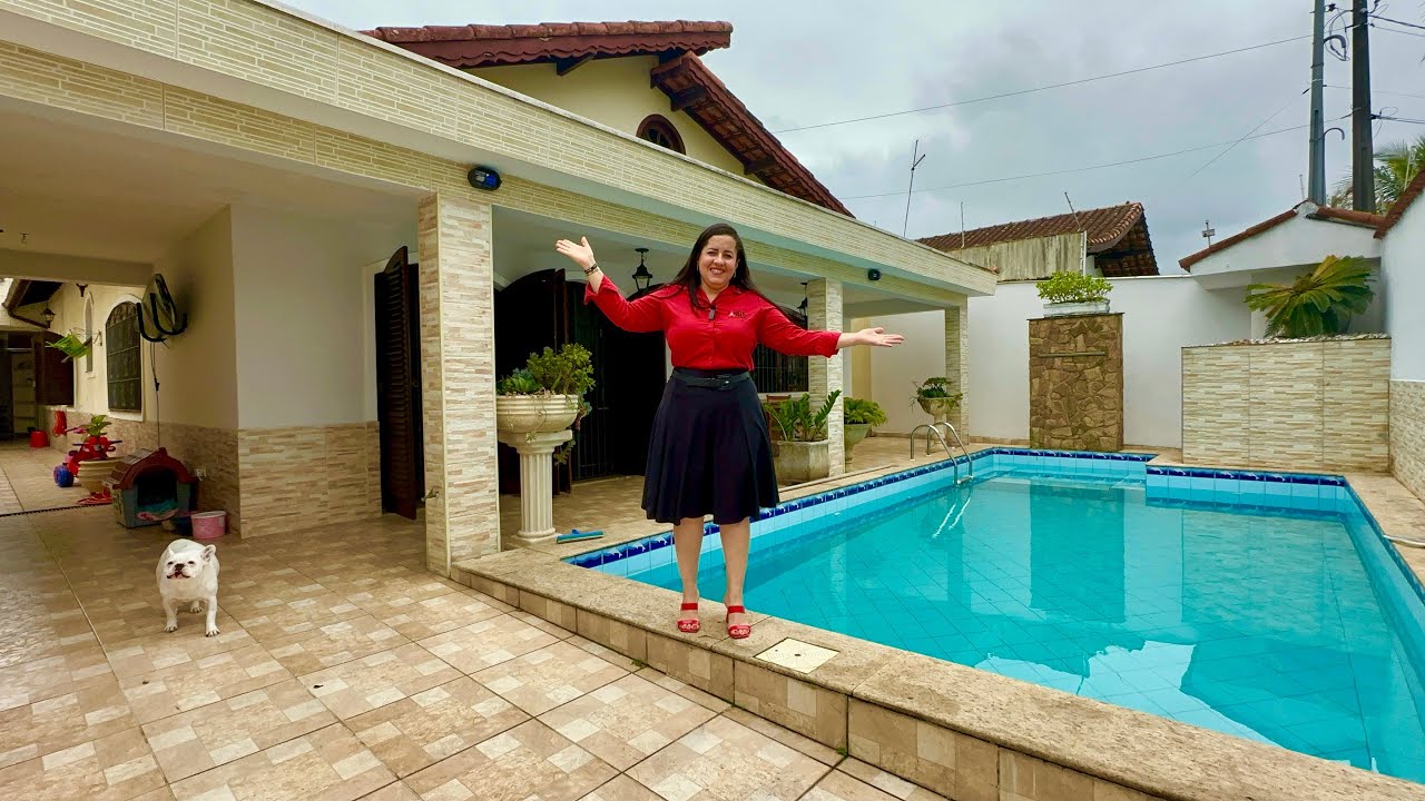 Casa ISOLADA 🏡😳 Mais de 350 metros de terreno 👏🏻👙⛱️ 200 metros da praia 📌 Em Praia Grande.
