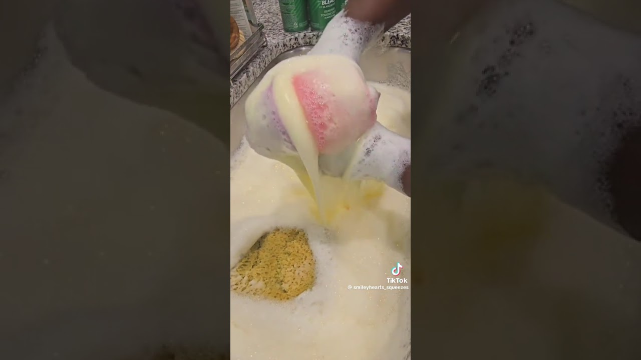 🫧💭 BOMBA DE ESPUMA 🧽💭🫧CON DIFERENTES FRIGASUELOS 🫧✨ #spongerinse #spongesqueezing 