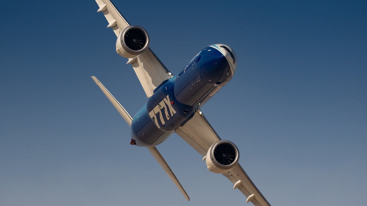 Boeing 777X INSANE Maneuvers at Dubai Airshow 2025!