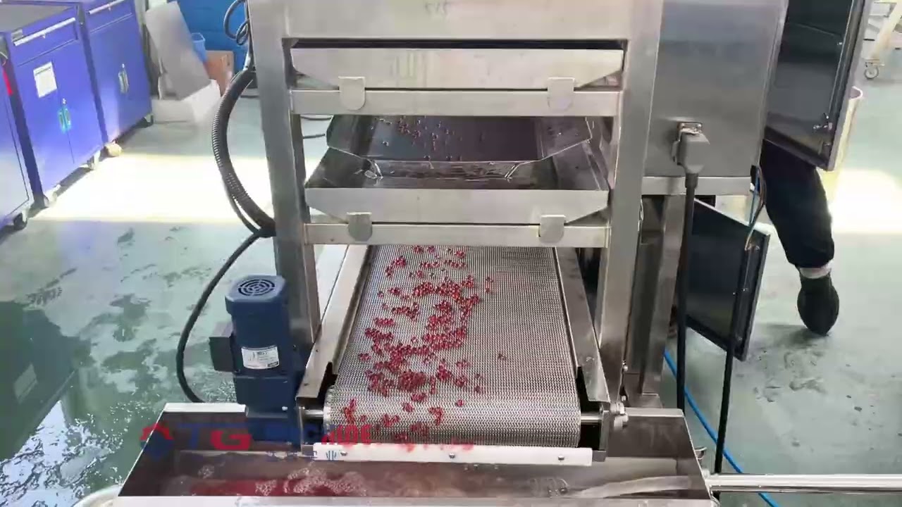 Caution for those with trypophobia！This is how popping bobas are made!