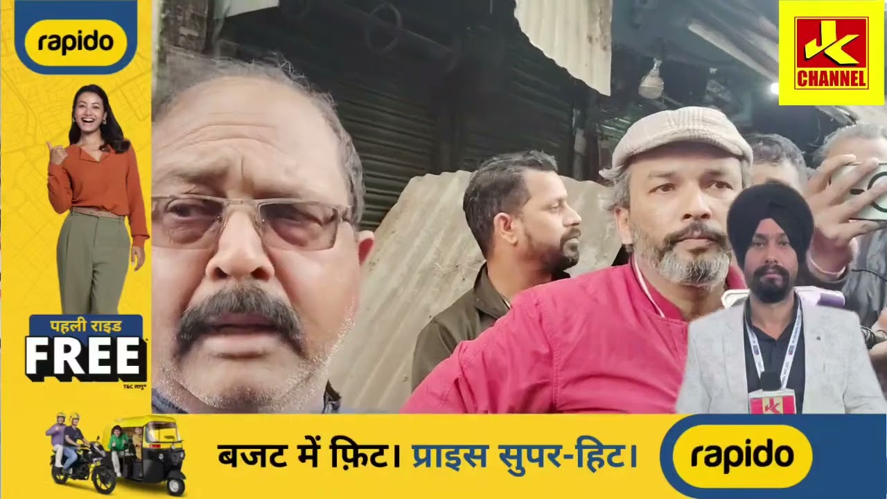 युवक ने हाथ में  path@r लें रोका jcb को, jmc के drive हुआ Hung@ma