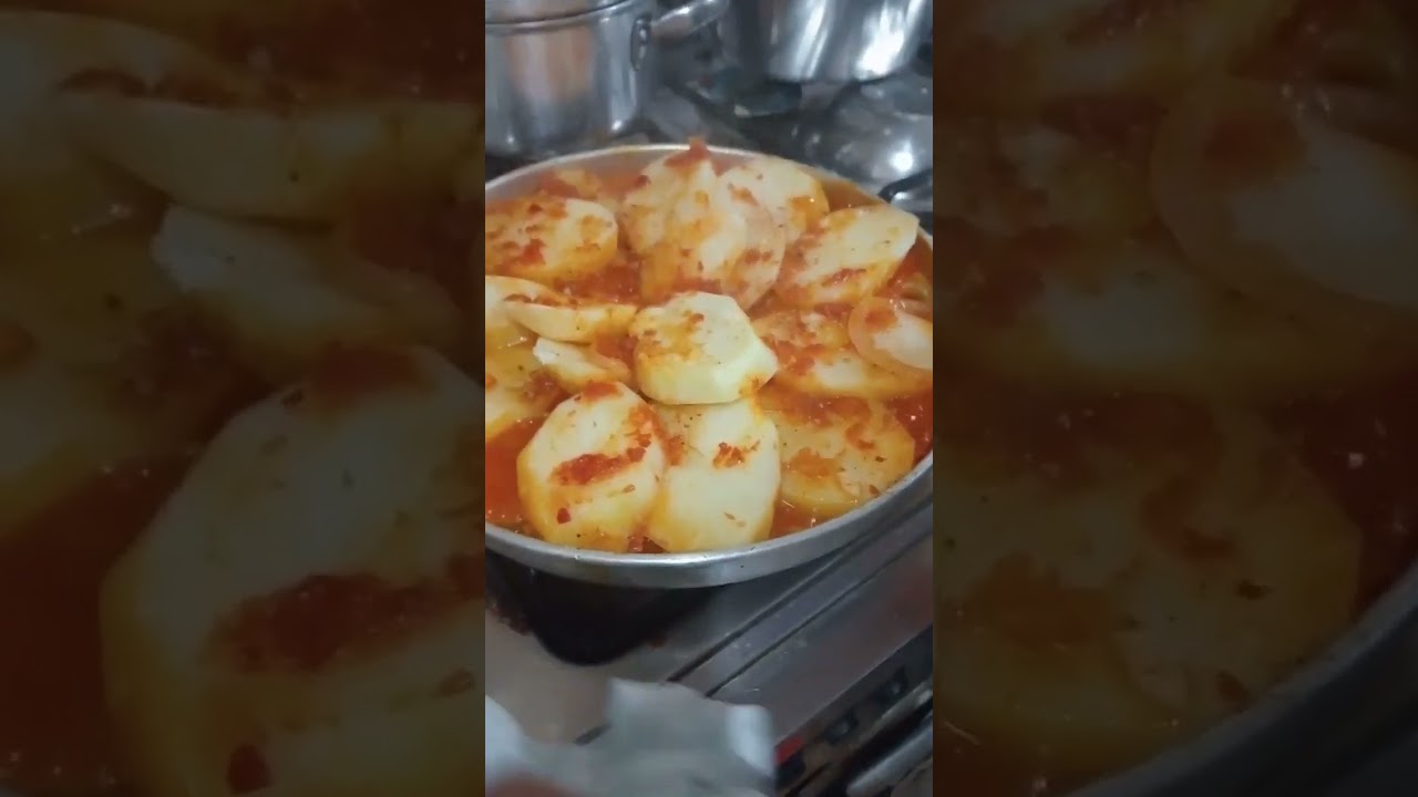 صحة وهنا طريقة عمل صنية بطاطس أرز بشعرية مع لحمة مسلوقة 