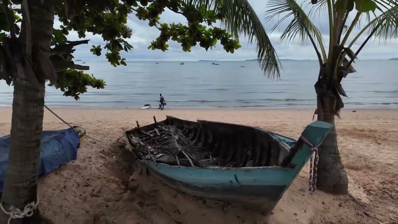 Early morning walk down Beach Road in Bang Sare