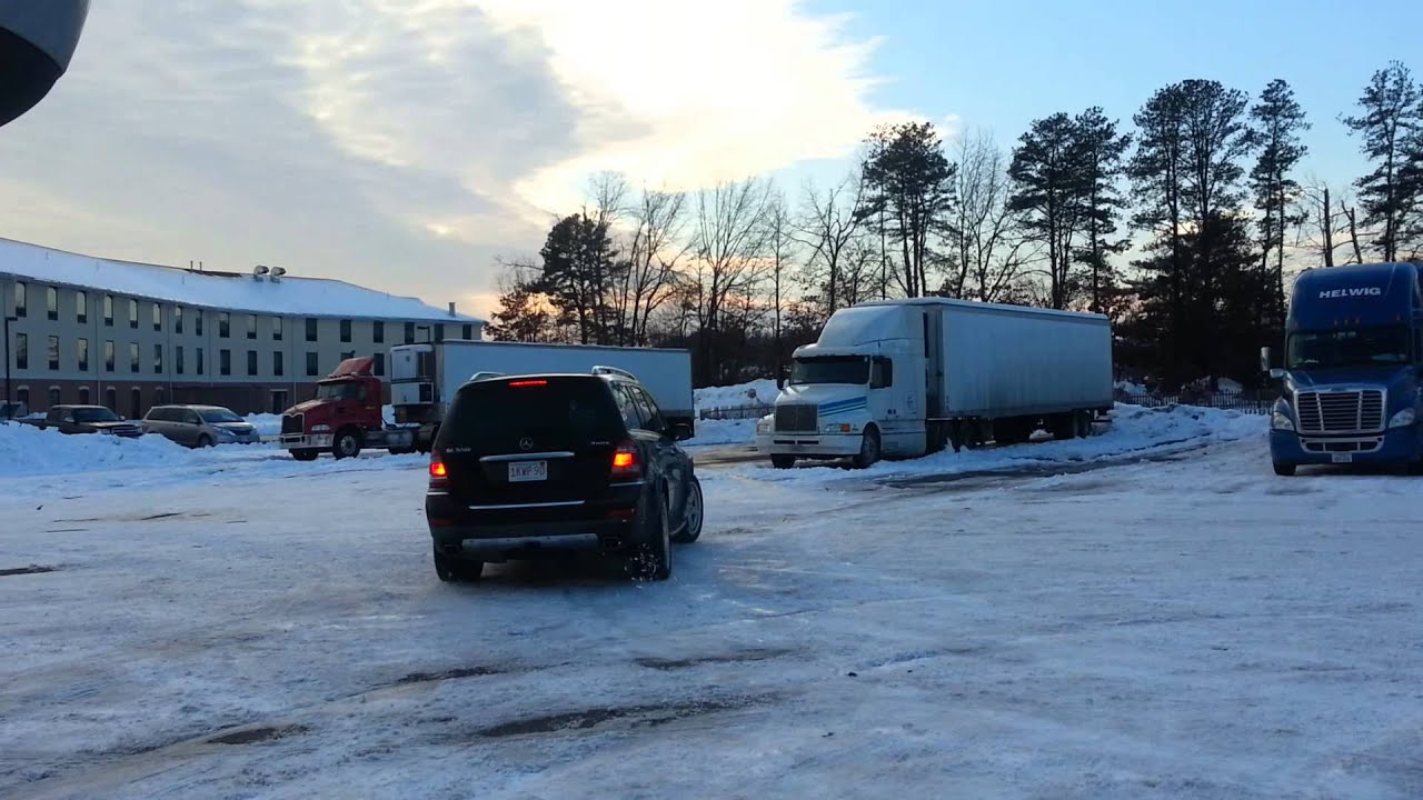 Mercedes Benz GL550 Donuts Snow