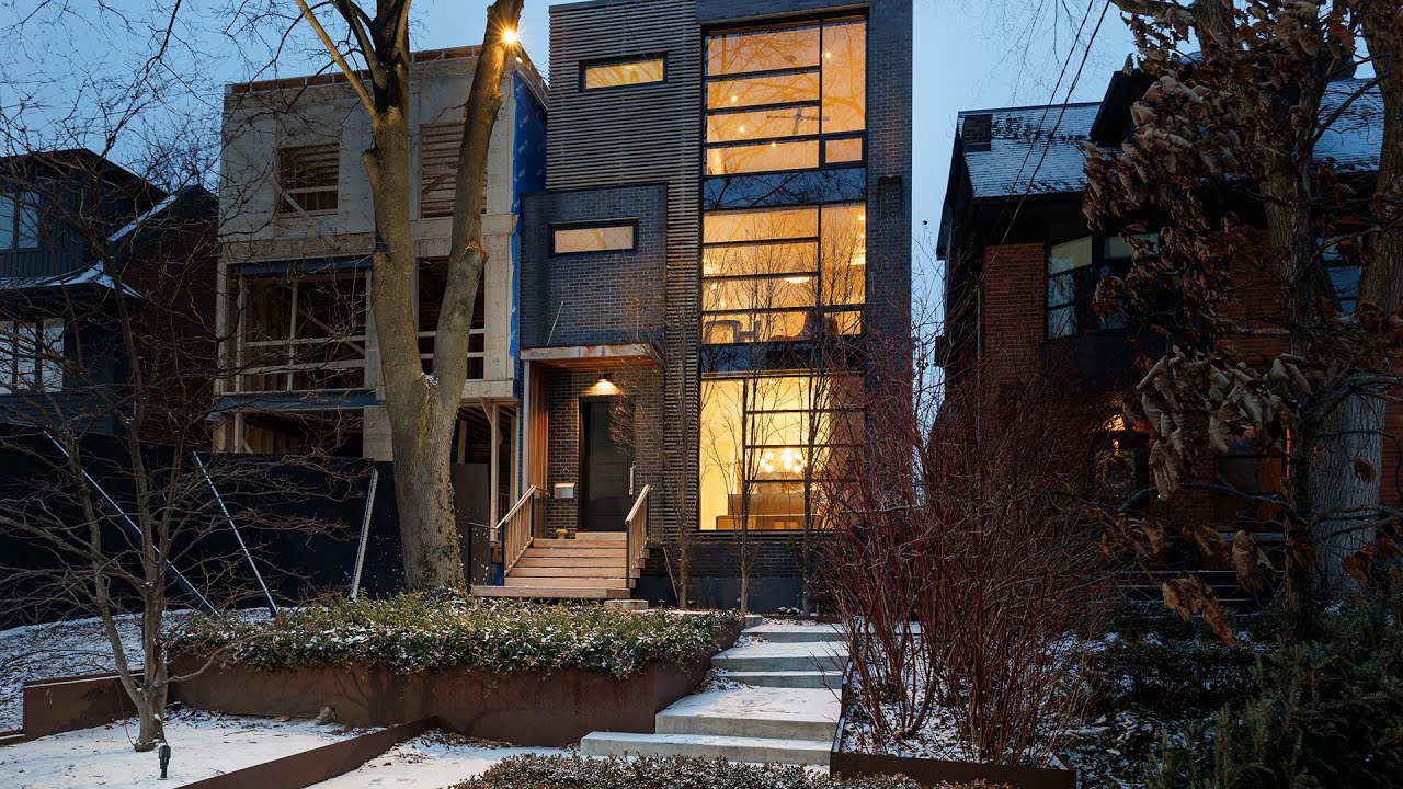 76 Roxborough Street West, Toronto, ON