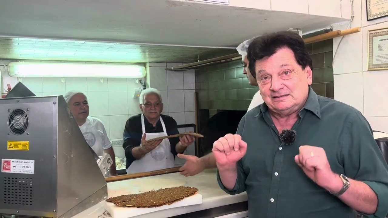 Mustafalar lahmacun. Iyi ama Istanbul’da hala hayalimdeki lahmacunu bulamadım.