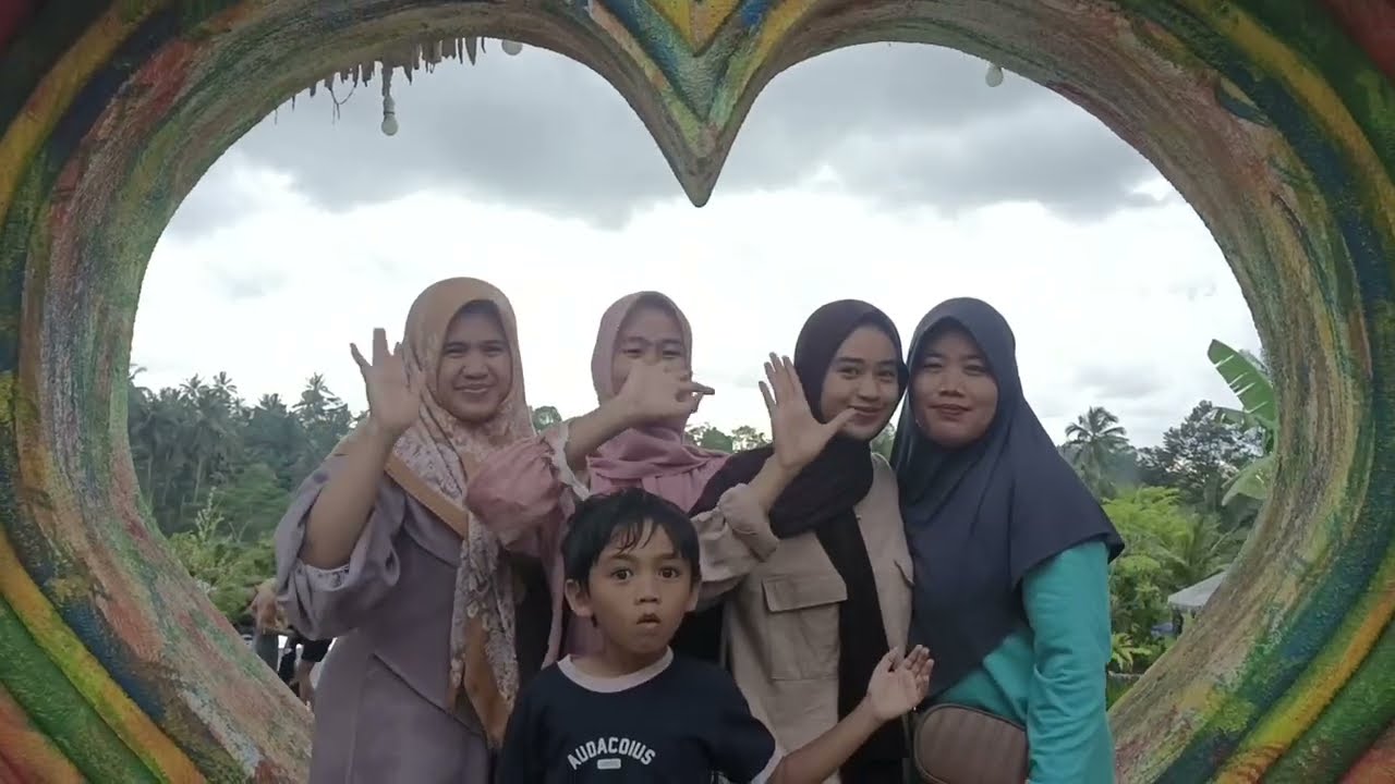 Menikmati indahnya Objek Wisata Kolam Renang Honey Moon Lombok Tengah