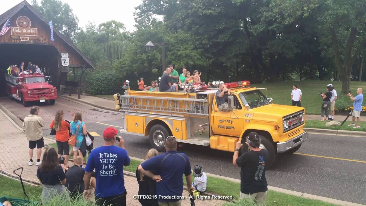Lots and lots of fire trucks - 2016 Antique Fire Truck Parade Frankenmuth Michigan GLIAFAA