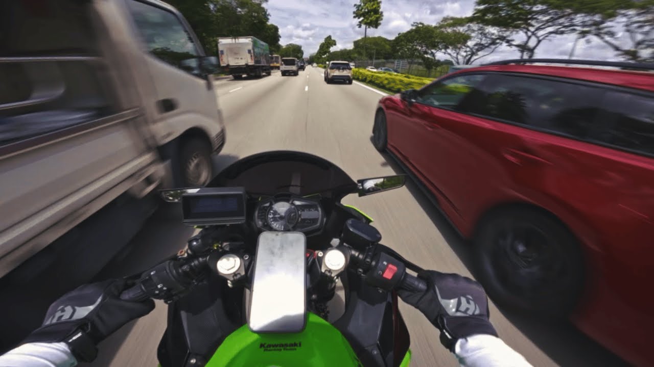 POV crossing the border for a haircut | Kawasaki Ninja 400