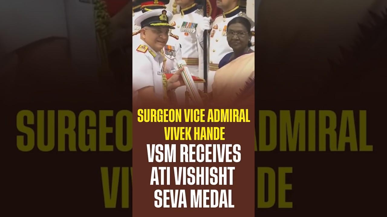 Surgeon Vice Admiral Vivek Hande, VSM Receives Ati Vishisht Seva Medal