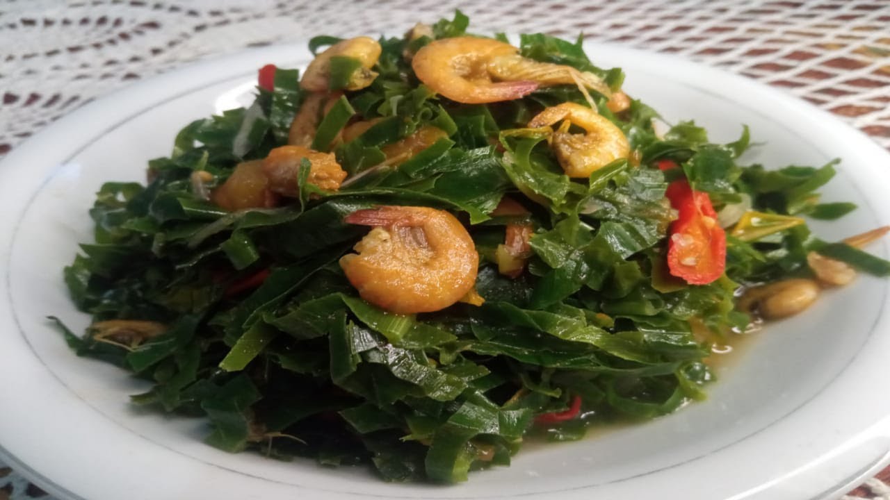 turmeric leave cooking recipe, turmeric leaves are good for health and can be anti-bacterial