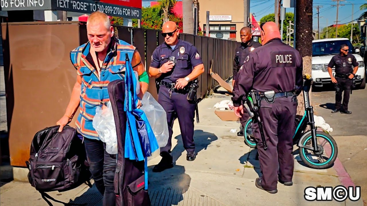 𝗧𝗘𝗡𝗦𝗘 𝗠𝗢𝗠𝗘𝗡𝗧𝗦: LAPD Escort Man From Venice Sidewalk