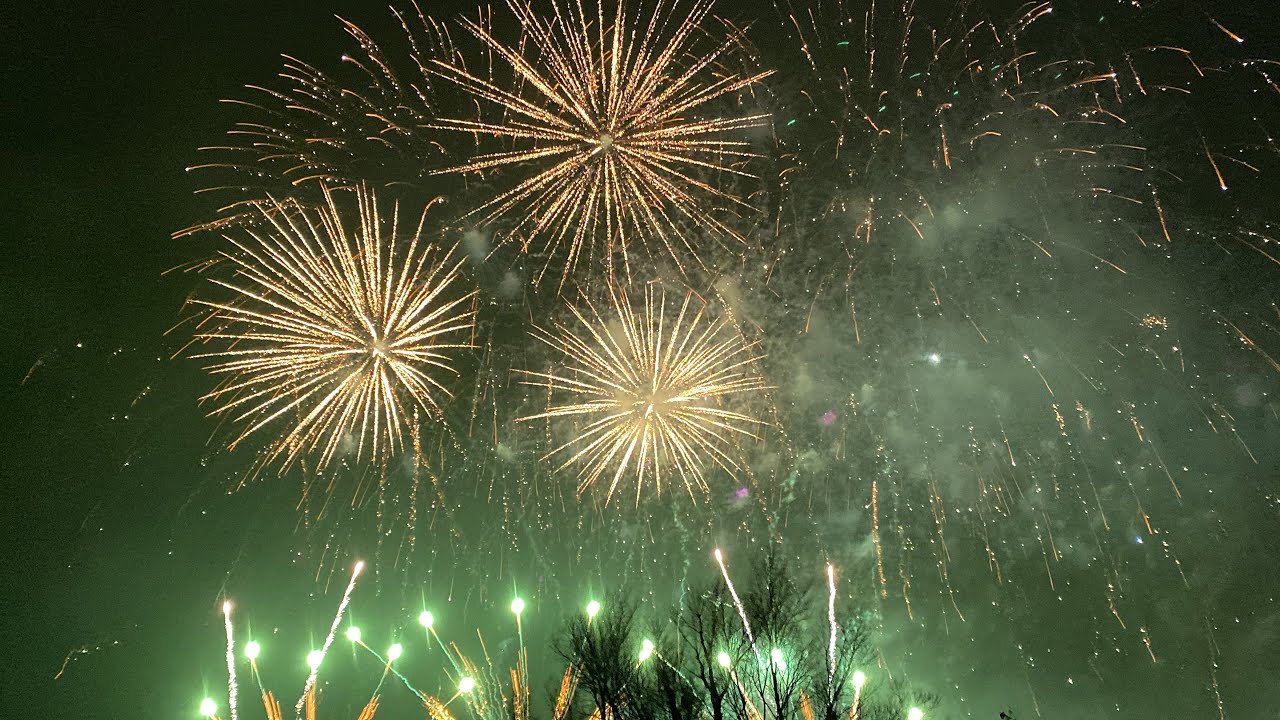 Edinburgh Hogmanay Fireworks 2022