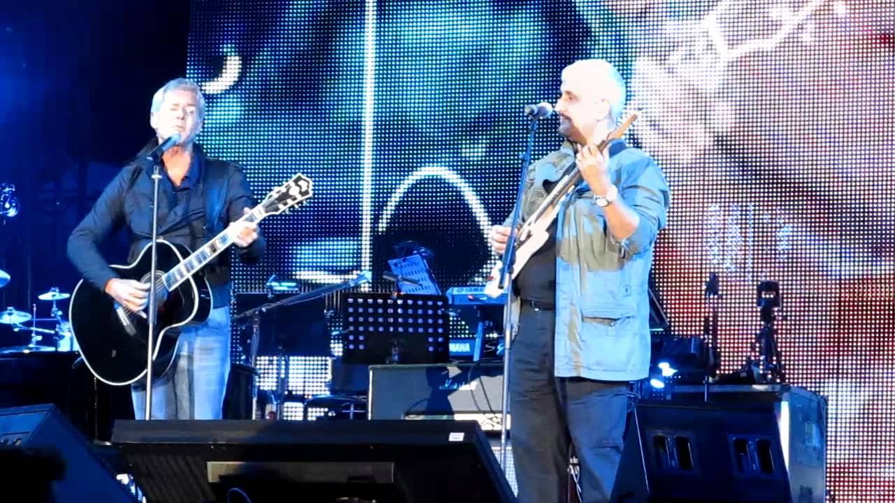 Napule è - Pino Daniele/Claudio Baglioni - O'scià 2011