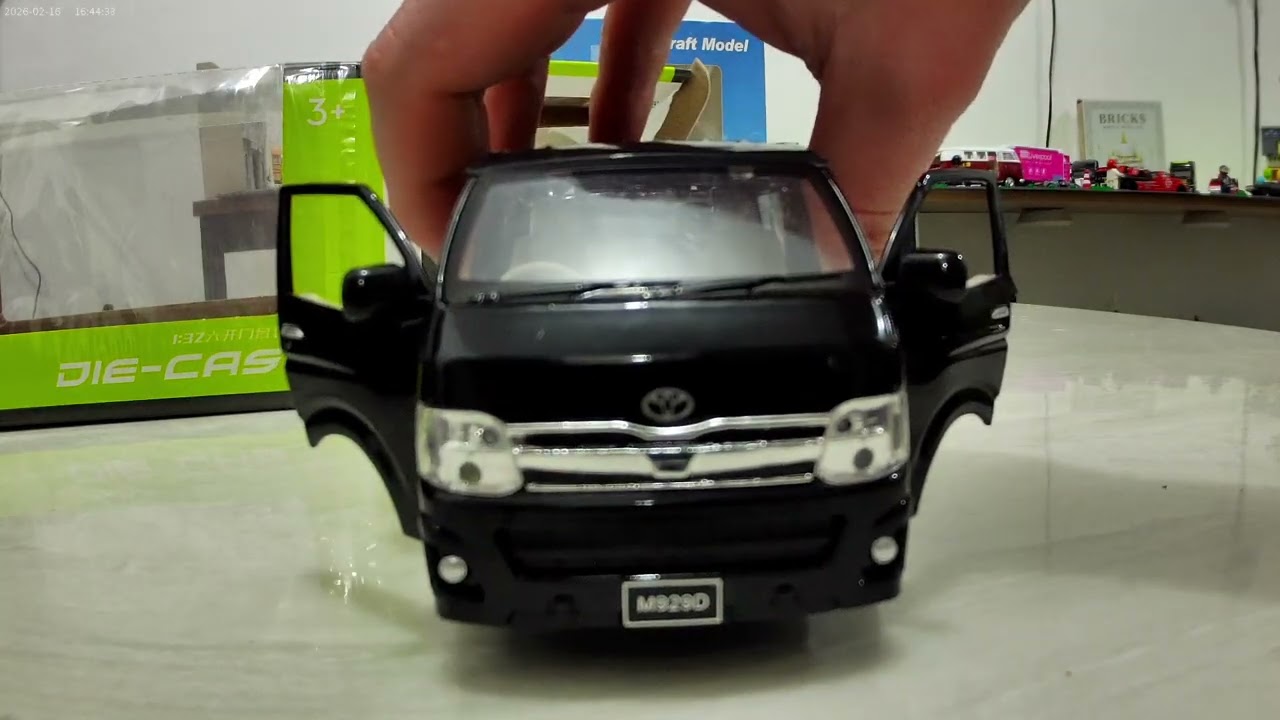 Toyota Hiace escala 1:32