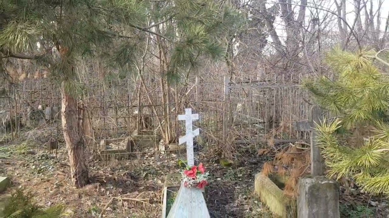 СТАРИННОЕ КЛАДБИЩЕ КРАСНОДАРА! ЦЕЛЫЕ ЭПОХИ ПОКОЛЕНИЙ ПОКОЮТСЯ НА ВСЕСВЯТСКОМ КЛАДБИЩЕ!⭐