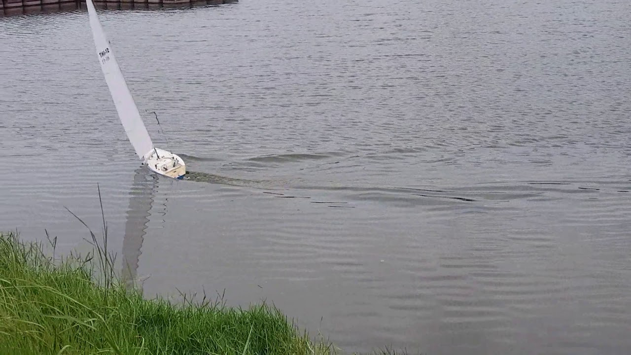 Kyosho Seawind rc sailboat