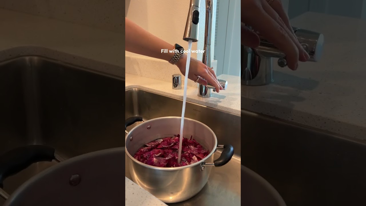 How to dye fabric with red onion skins #sustainableliving #naturaldye #upcycle