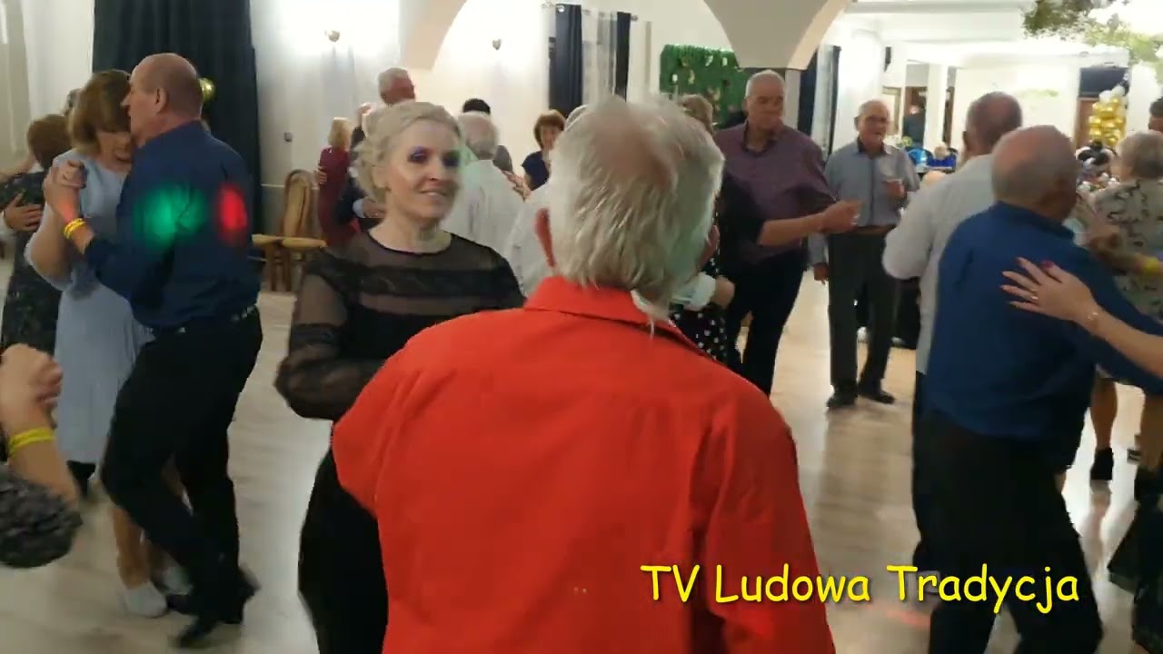 Agnieszka z Michałem na potańcówce w 