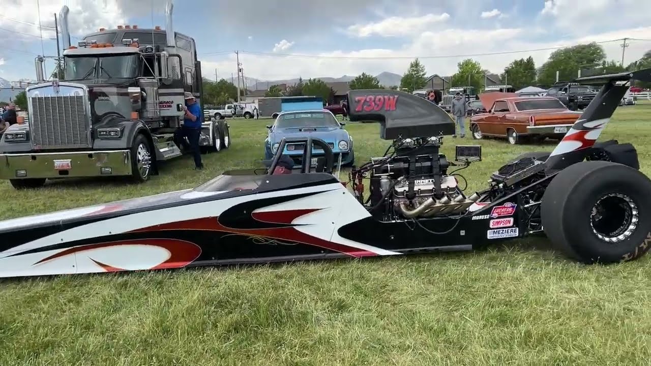 Dragster loading — mean exhaust sounds