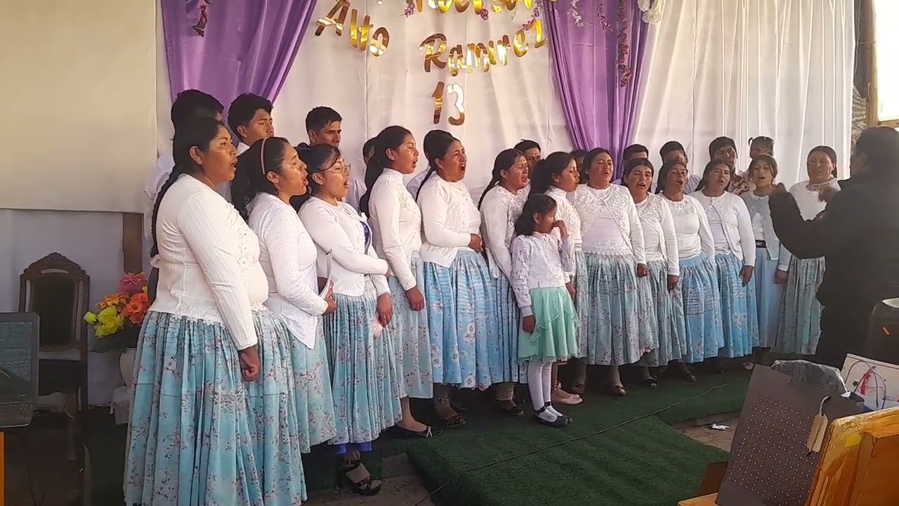 Coro chingani  de ilave su  presentación  en arica  chile en  valle  de a apa
