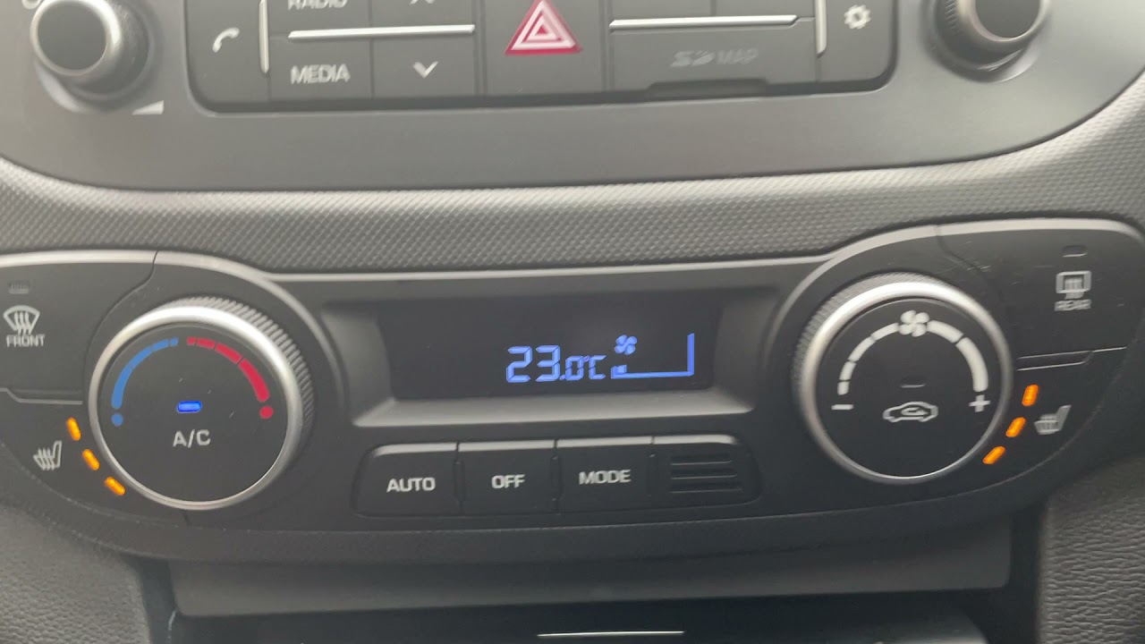 Hyundai i10 1.2 Premium SE 5dr 2018 (18)35,600 miles Petrol Manual Silver 1 owner Car