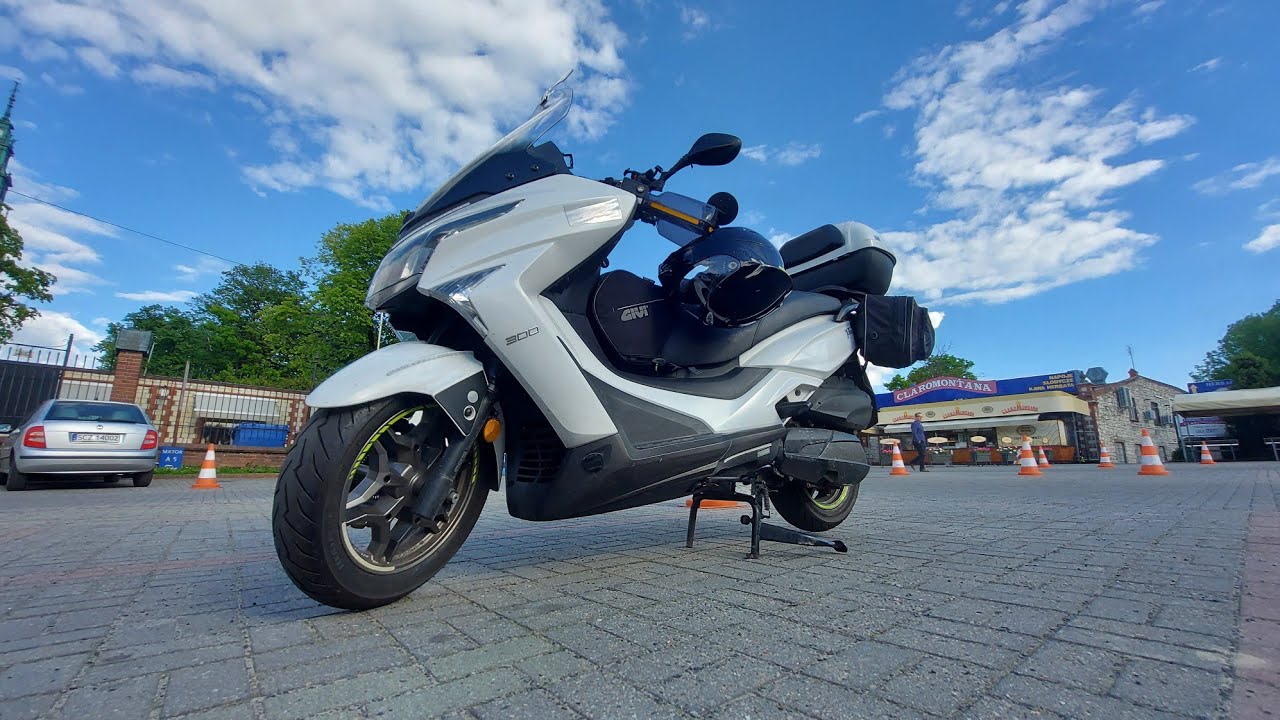 Scooter Kymco X-TOWN 300i ride