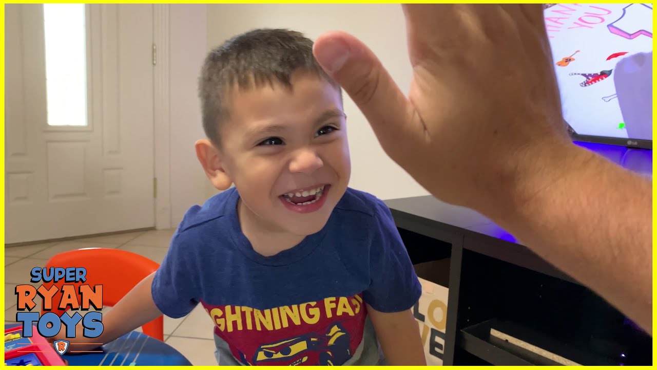 *FAMILY TIME* PERFECTION GAME HURRY! CAN YOU GET EVERY PIECE IN? SUPER RYAN TOYS