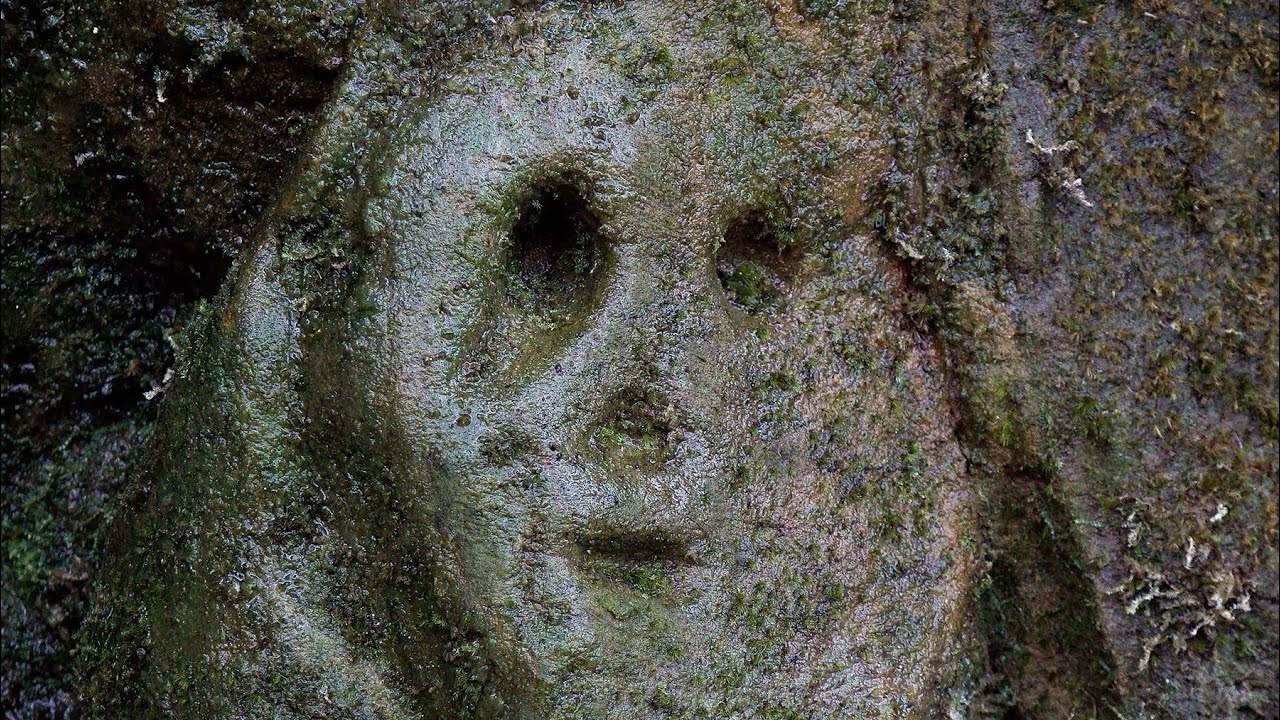 Ancient Pagan Water Cult Site 1000 -500 BC: Tarrendeusant Mid Glamorgan Wales