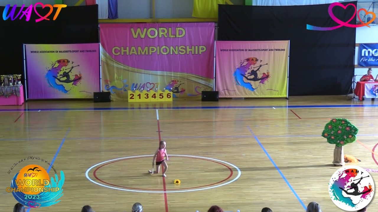 Show Cadet Solo- Nikol Kutnjak- Svetomartinske mažoretkinje, Croatia