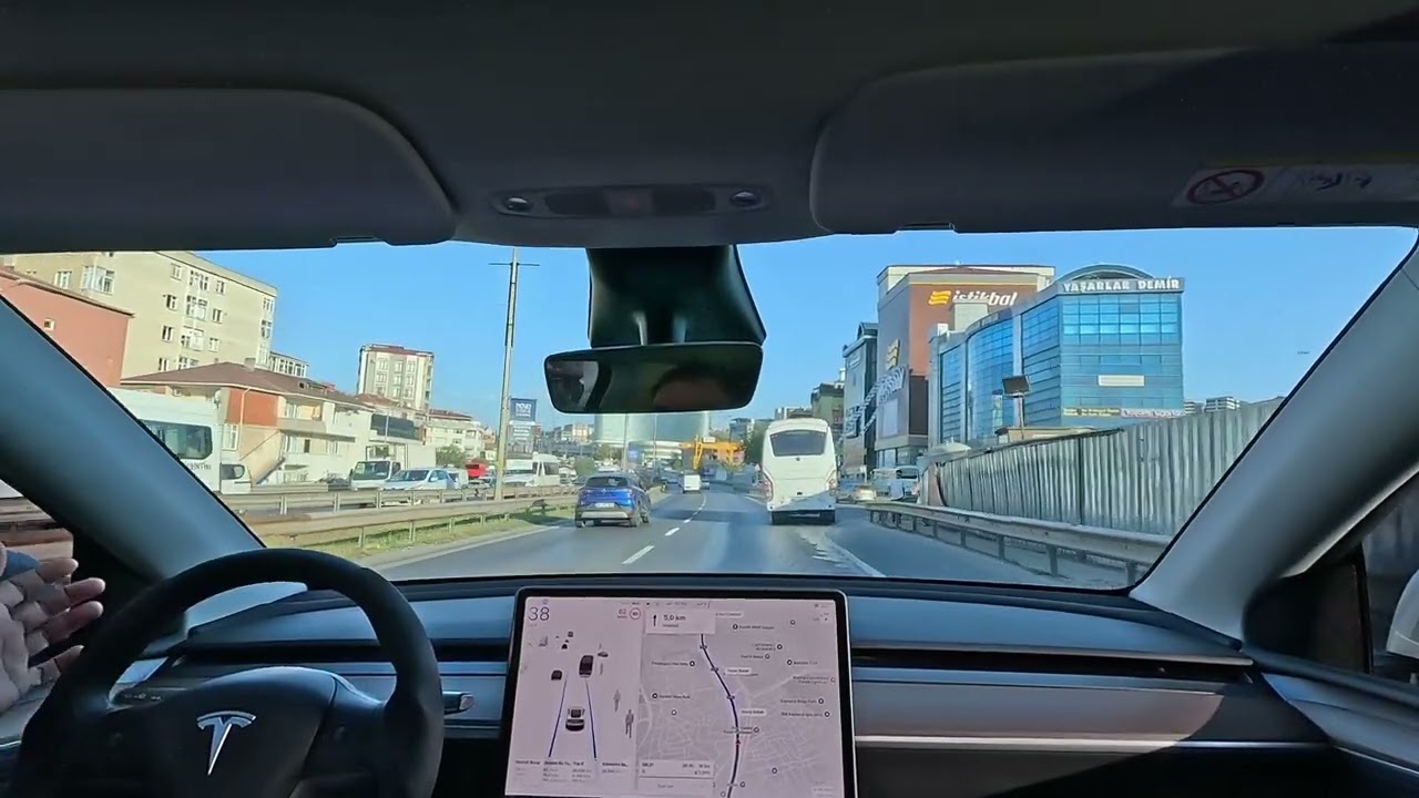 Tesla Geliştirilmiş Otopilot