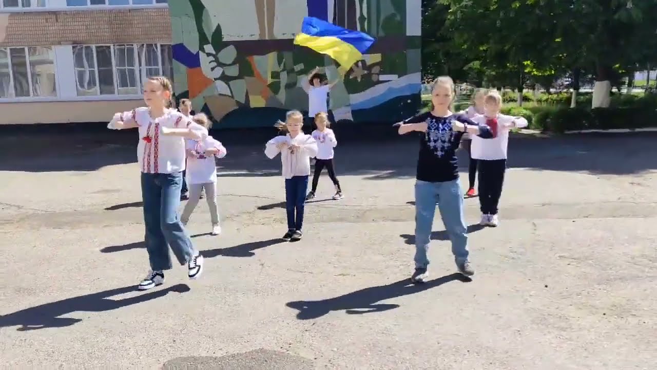 Всеукраїнська руханка до дня вишиванки  Teresa & Maria | Eurovision 2024