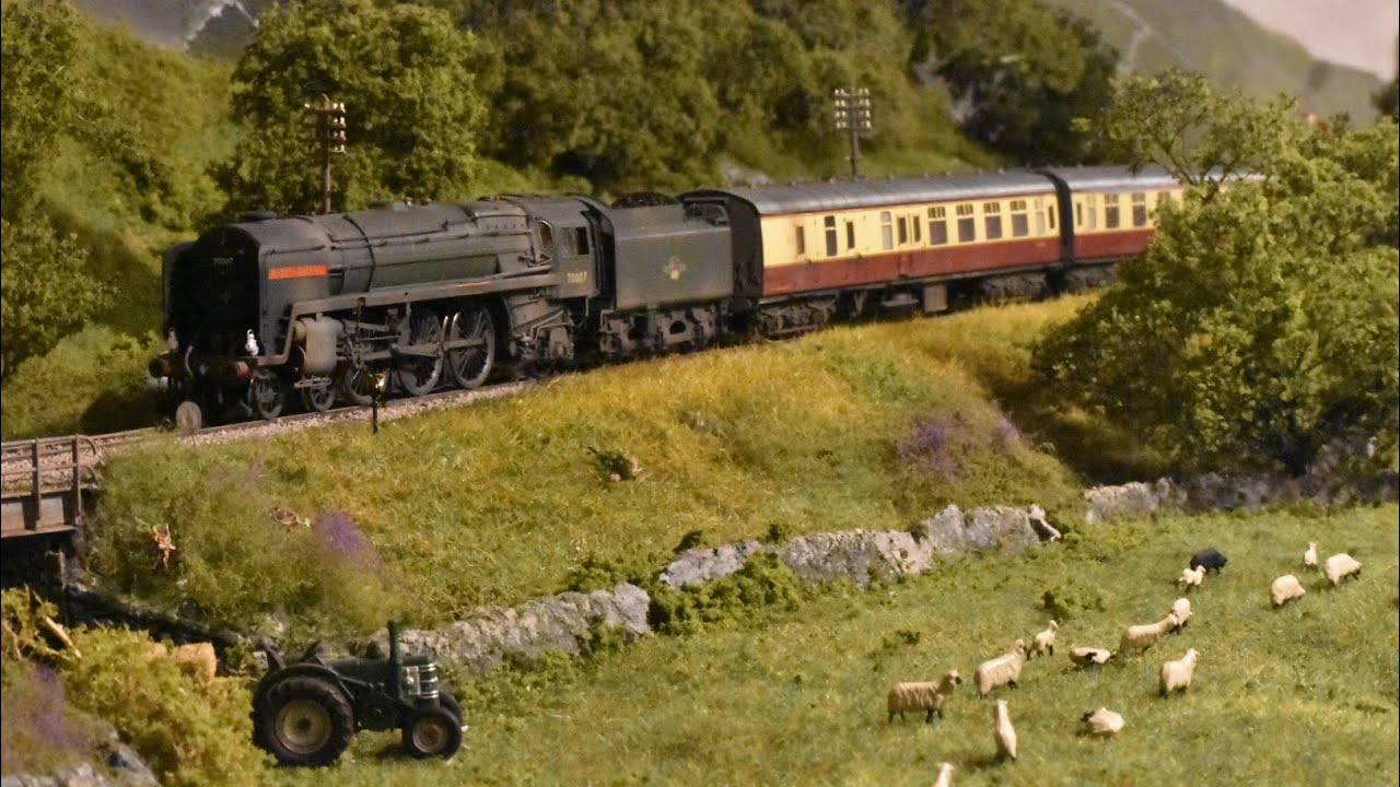 A Train in Trouble - Yorkshire Dales Model Railway
