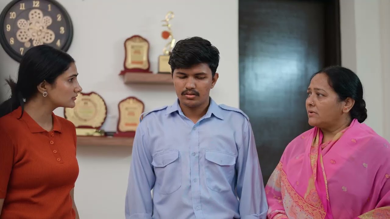 Tumari salary jada hai toh tumhe kam kyu mili | Team Black Film | Short Film