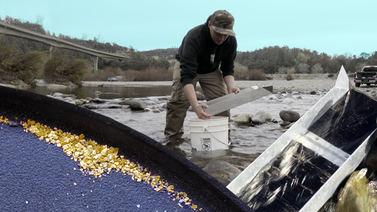 Finding Gold on a Massive Gravel Bar!