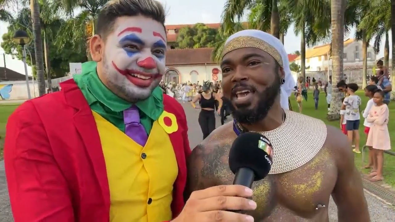 Guyane  Images de la parade du carnaval (Radio pèyi)