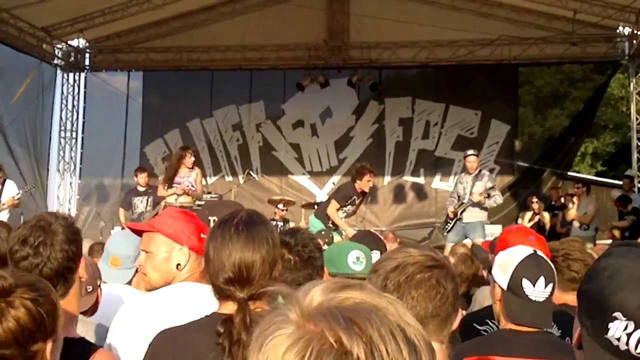 Wolf Down - Stray from the path (Fluff fest 2013)