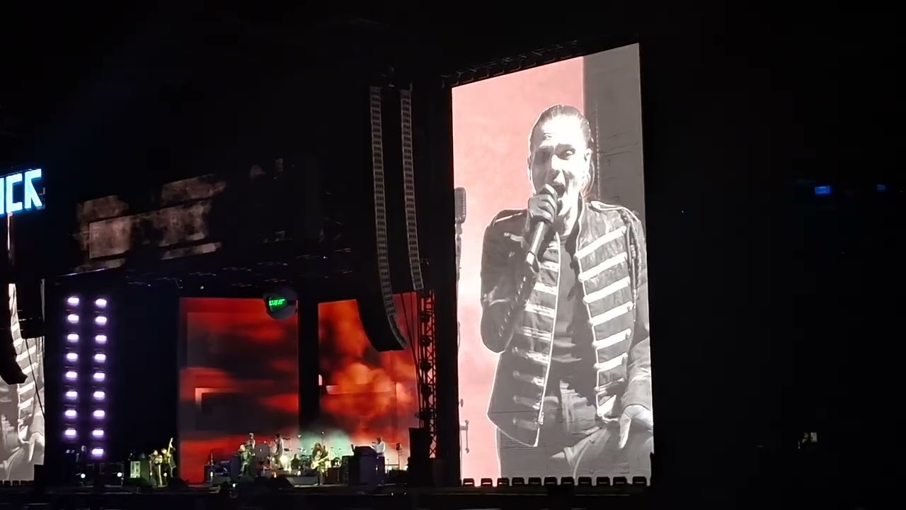 My Chemical Romance - Disenchanted Live (Long Live the Black Parade)