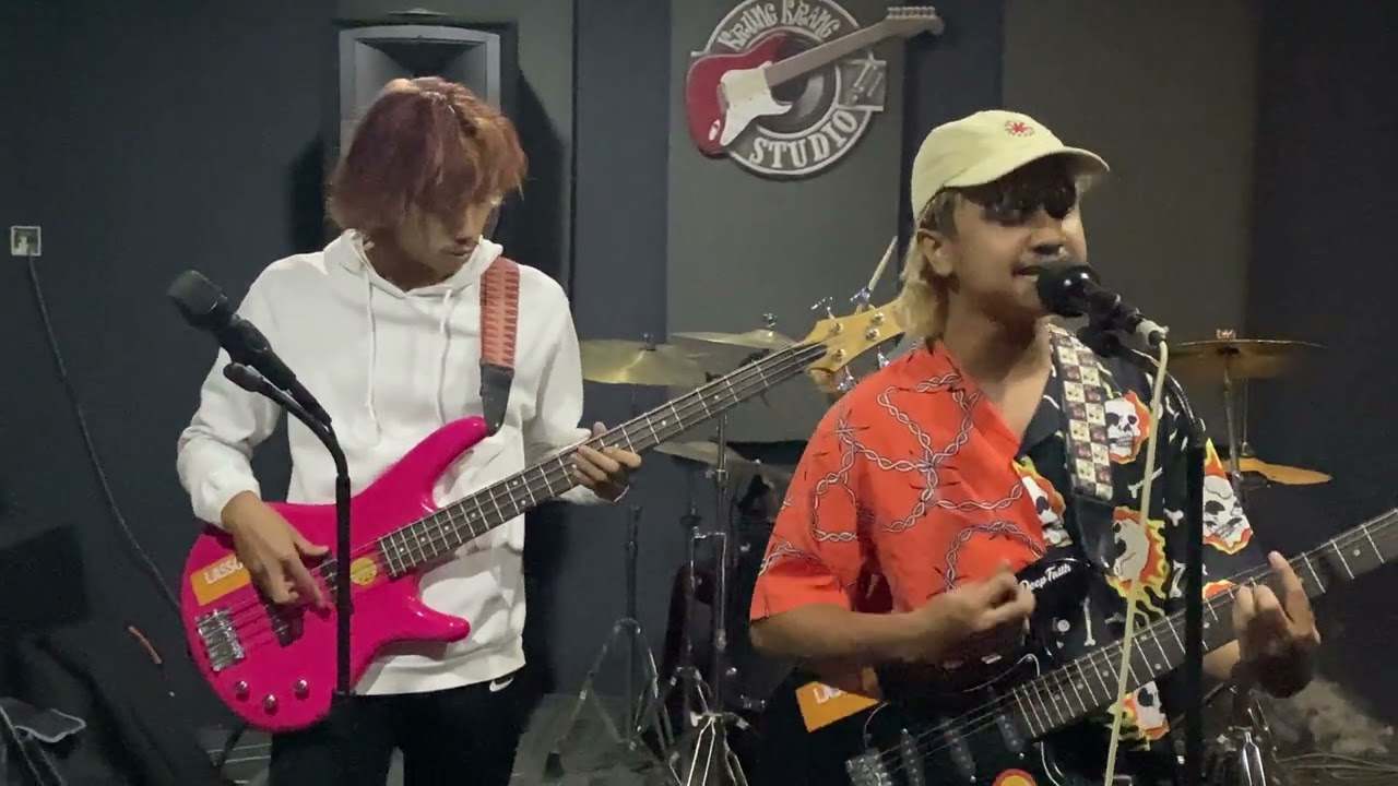 Lasso - Banyak Aksi ( Live at Krung Krang Studio Session )