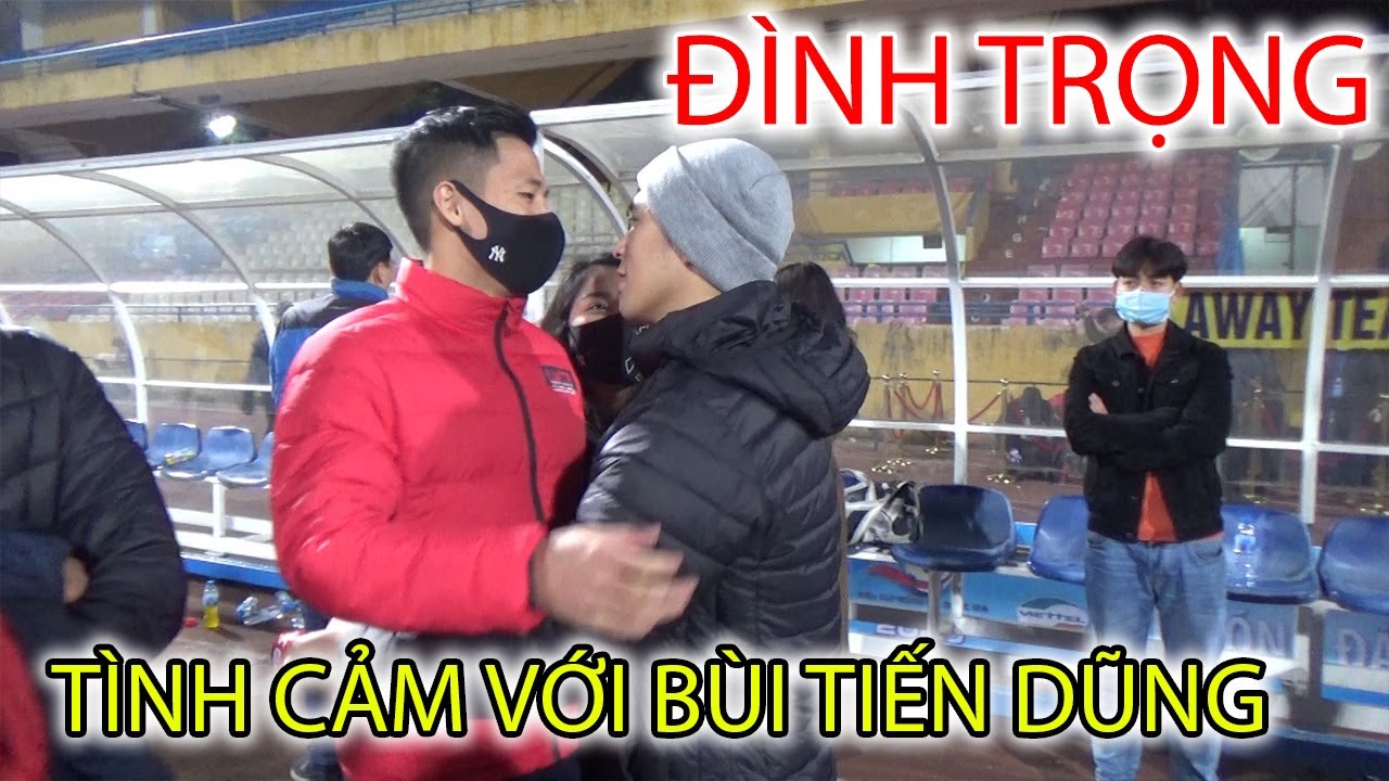 Bùi Tiến Dũng bất lực khi bị Đình Trọng liên tục cà khịa,được vợ âu yếm ngay tại cabin đội