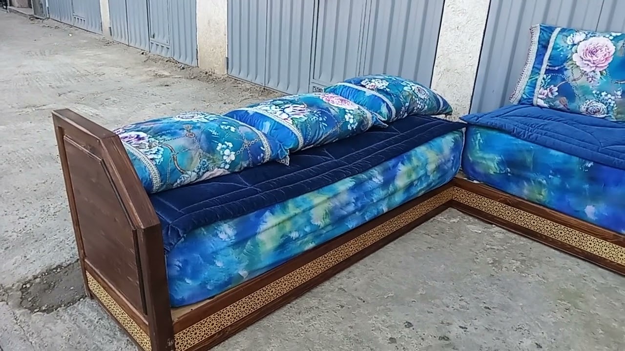 صالون كامل مغربي  مستعمل عند الوازني بالقنيطرة 0670297696