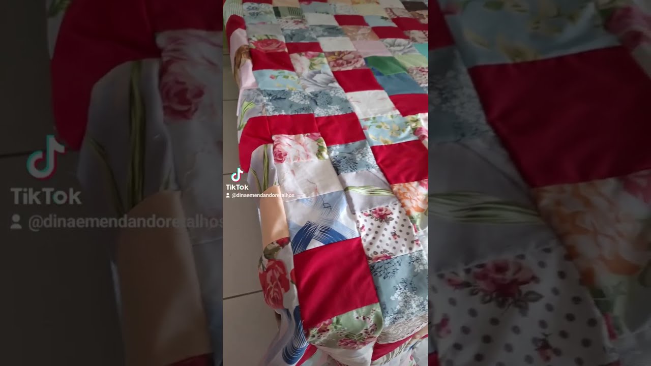 Mais uma linda colcha de retalhos de tecidos  sempre  reciclando kkkkkk 