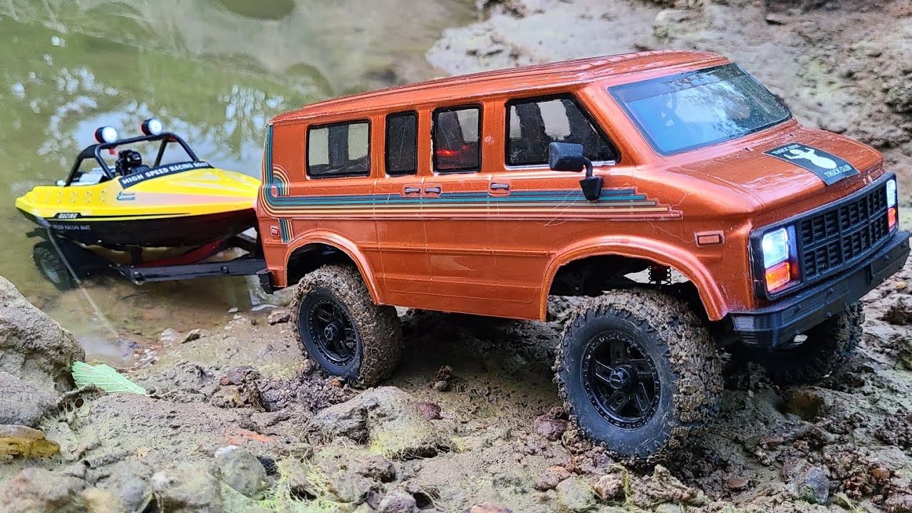 Hobby Plus CR18P Rockvan & WLToys WL917 jet boat at the creek bed