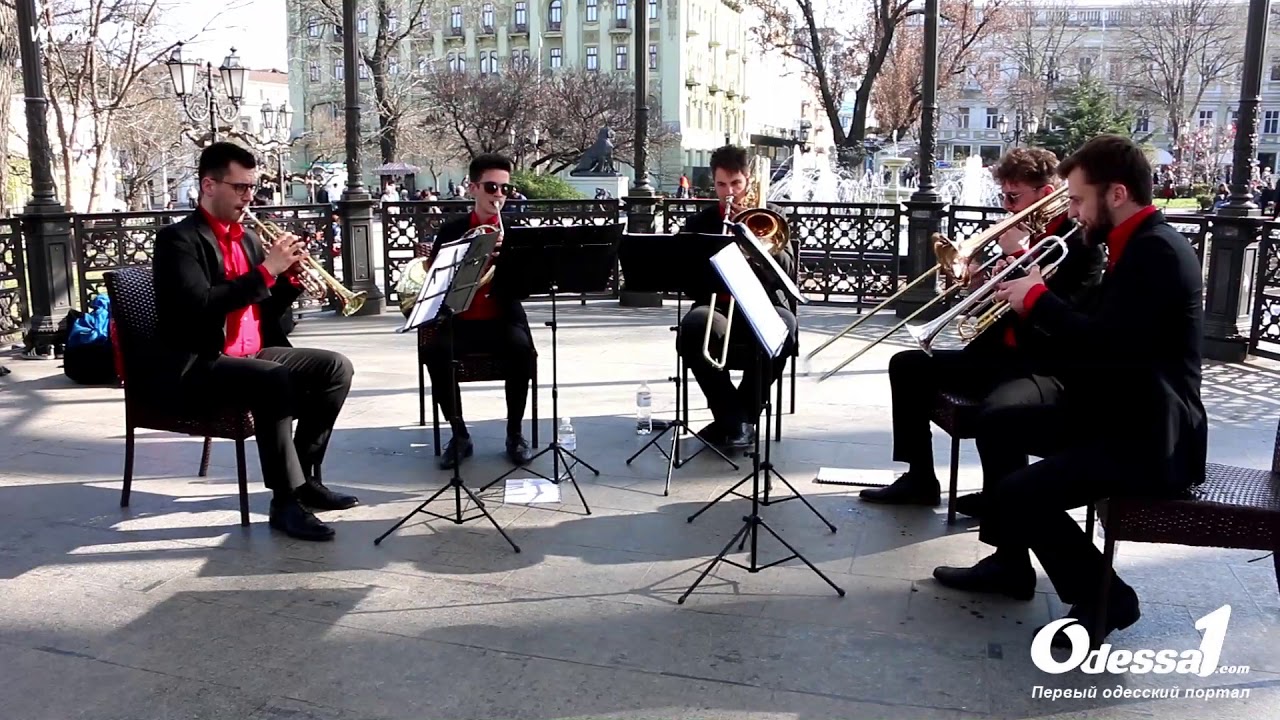 Odessa1.com - Бельгийский квинтет O'BRASS выступает в Горсаду