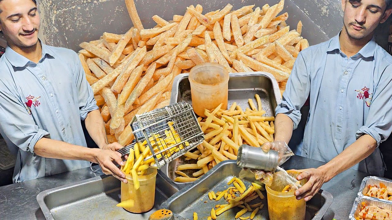 Young Boys Selling French Fries 🍟 Roadside Perfect Crispy Fries Making | Street Food Karachi